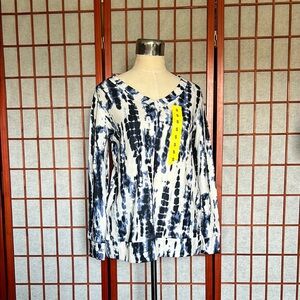 Women's Blue and White Top